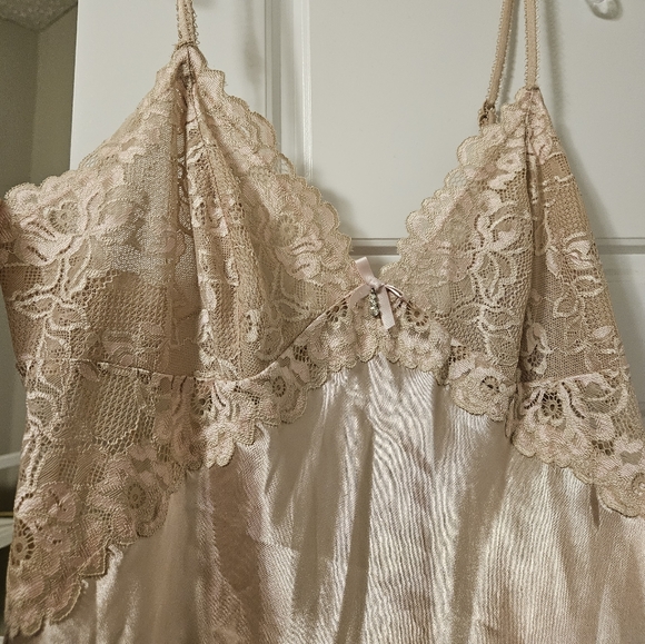La Vie en Rose nightgown Size M - Picture 2 of 9